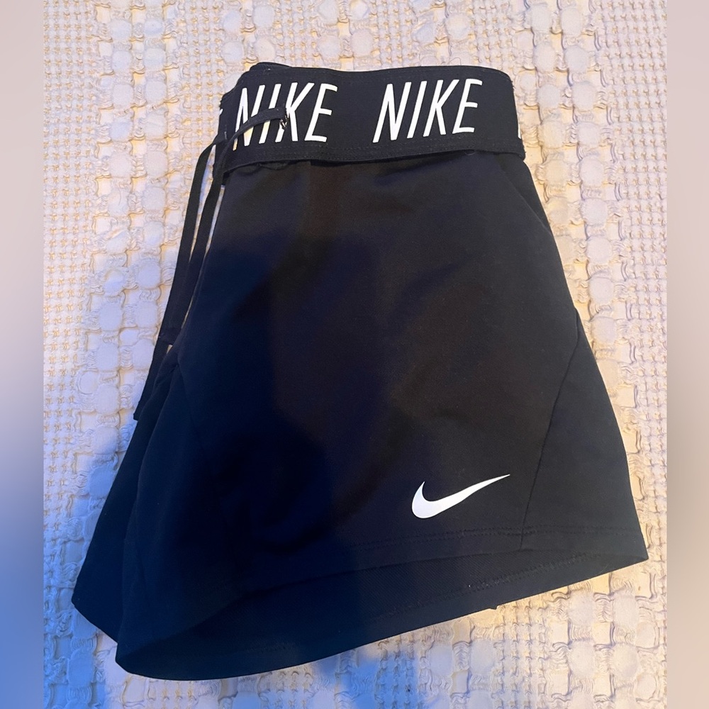 Nike dry fit athletic shorts